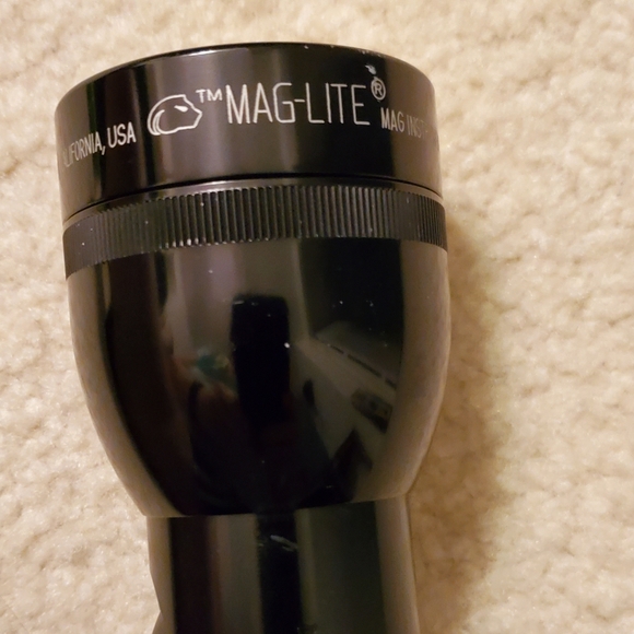 Rare 20" Mag-Lite Vintage Black Working as Shown In Pictures - Picture 8 of 12
